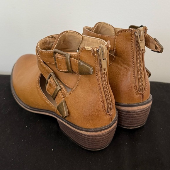 Restricted | Tan Ankle Boots | Women’s 5.5 | Double Strap | Back Zip - Picture 2 of 5